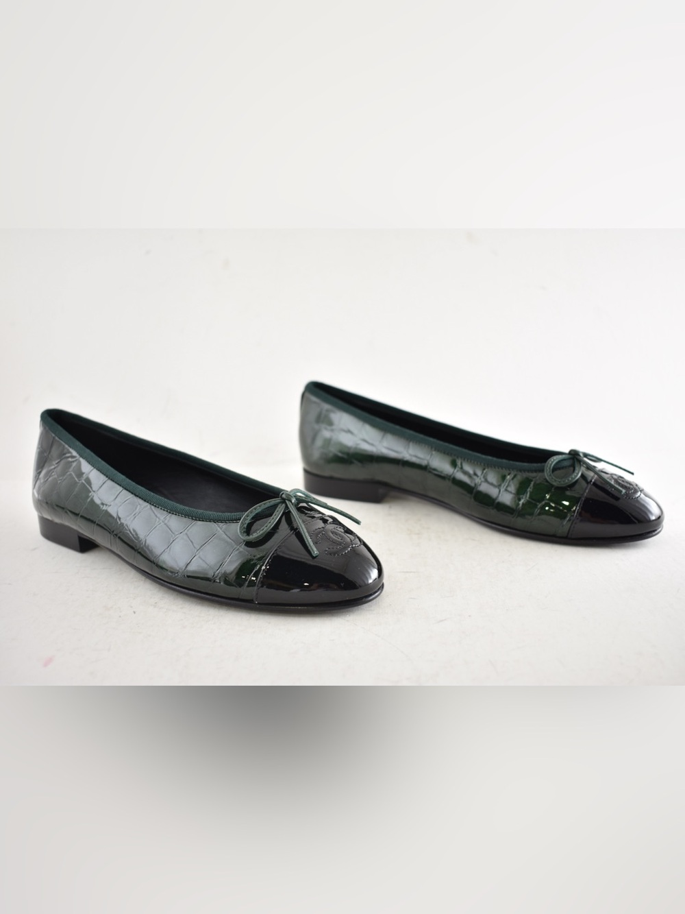 Chanel 26A Dark Green Black Crocodile Patent CC Logo Ballet Ballerina Flat 39 - Picture 4 of 16